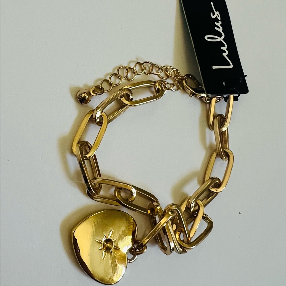 NWT Lulu's Gold Tone Heart Charm Bracelet✨